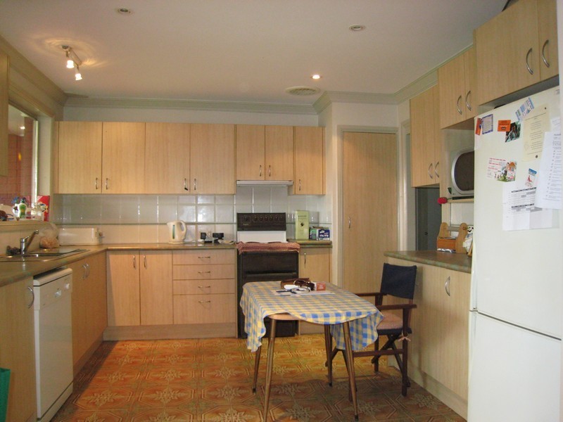 37 Thompson Ave, Moorebank NSW 2170