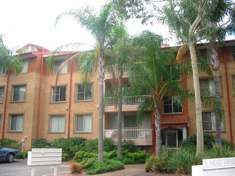 31/4 Mead Drive, Chipping Norton NSW 2170