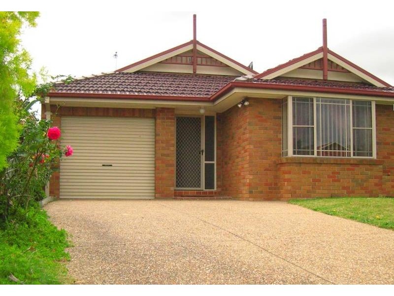 9 Martindale Court, Wattle Grove NSW 2173
