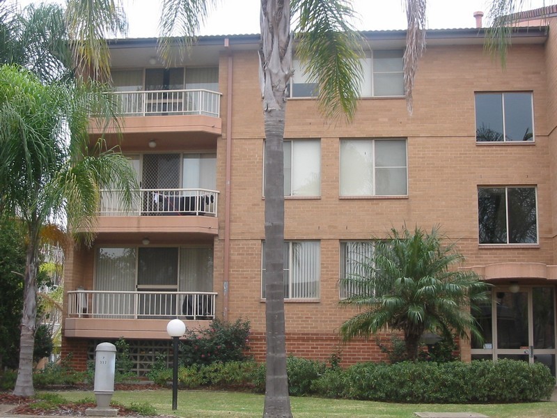 1/14 Frank Oliveri Drive, Chipping Norton NSW 2170