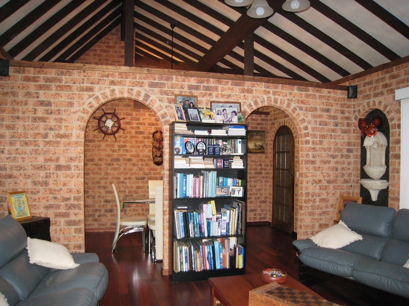 5 Hind Place, Chipping Norton NSW 2170