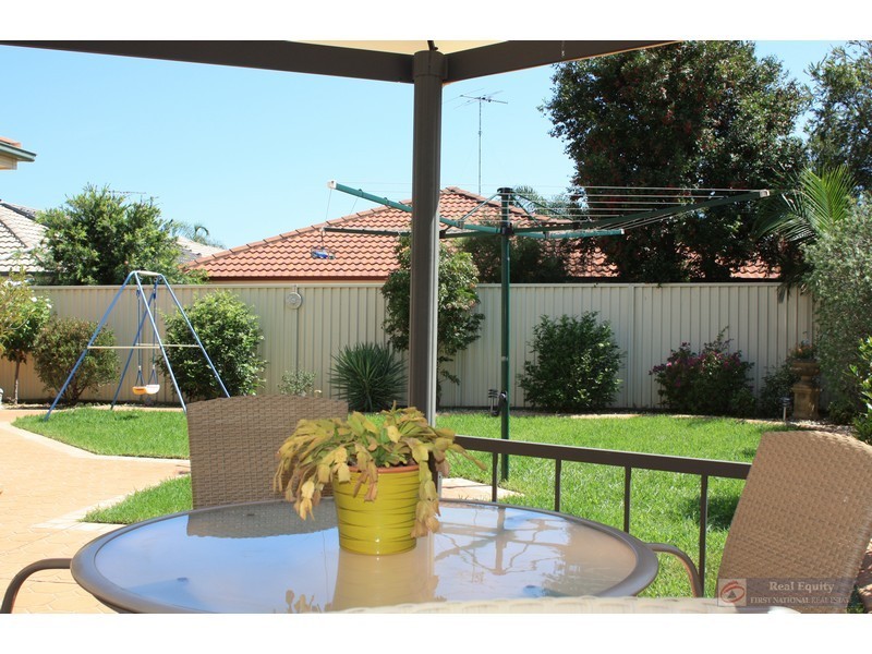 4 yachtsman drive, Chipping Norton NSW 2170