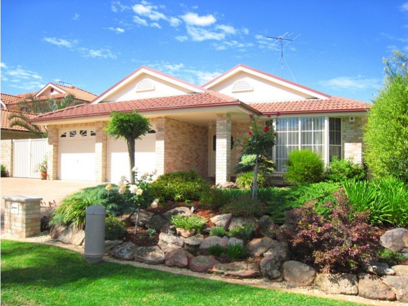 25 Frank Oliveri Drive, Chipping Norton NSW 2170