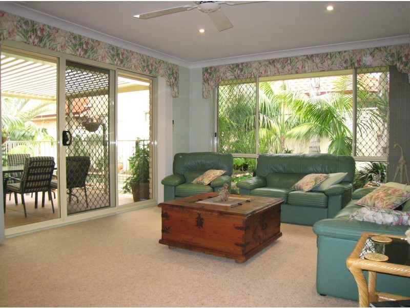 25 Frank Oliveri Drive, Chipping Norton NSW 2170