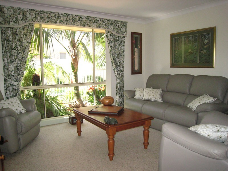 25 Frank Oliveri Drive, Chipping Norton NSW 2170