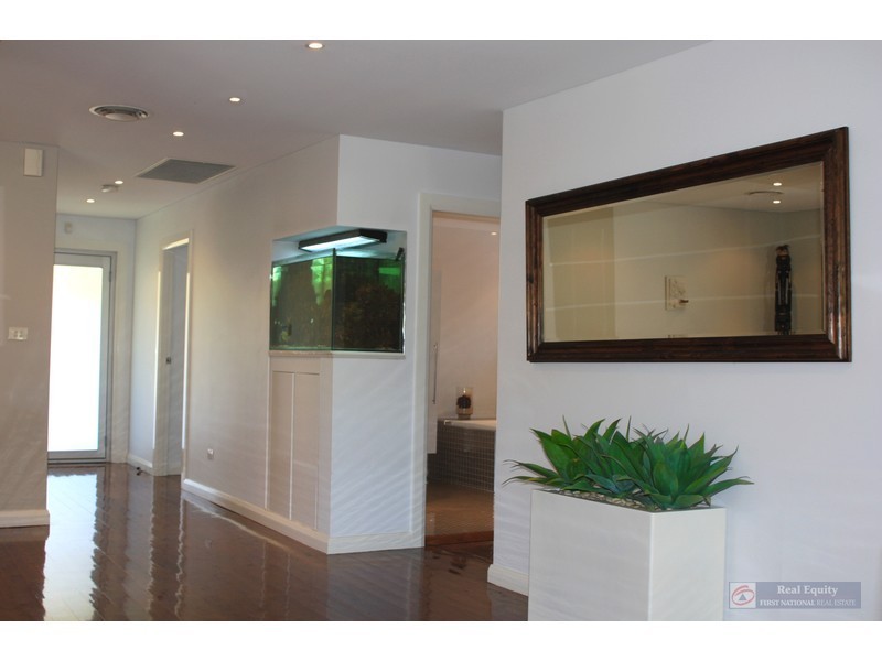 16 Rugby Crescent, Chipping Norton NSW 2170