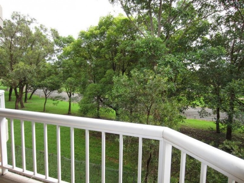 42/3 Mead Drive, Chipping Norton NSW 2170