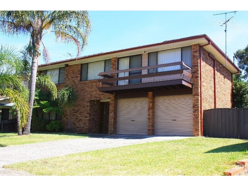 16 Buckingham Crescent, Chipping Norton NSW 2170