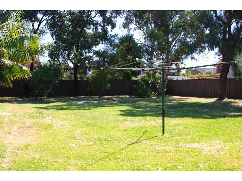 16 Buckingham Crescent, Chipping Norton NSW 2170