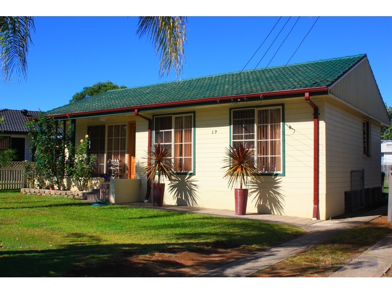 37 Huon Crescent, Holsworthy NSW 2173