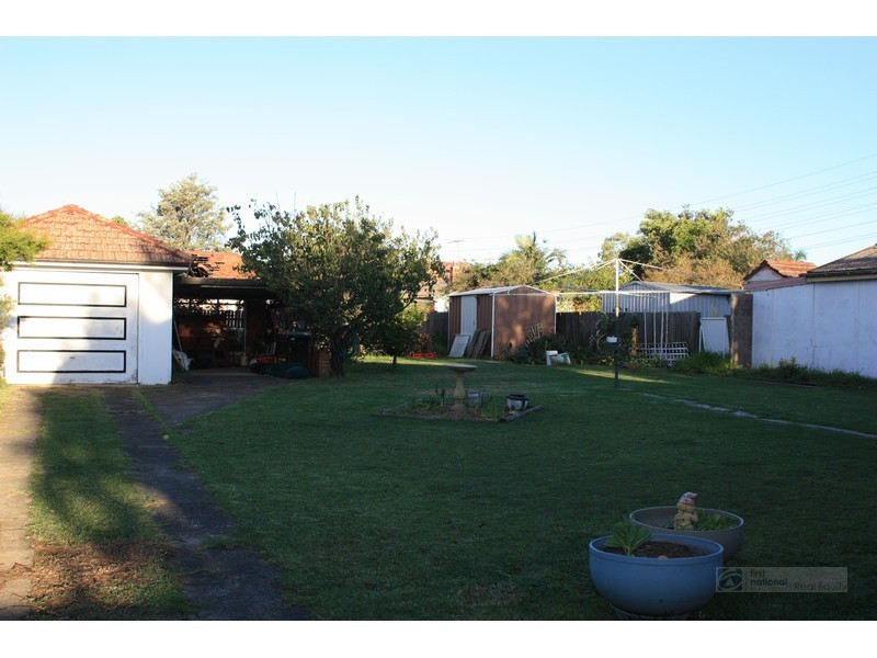 10 Macdonald Street, Lurnea NSW 2170