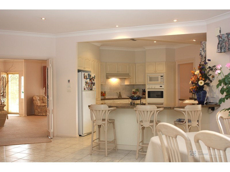 7 Brixham Place, Chipping Norton NSW 2170