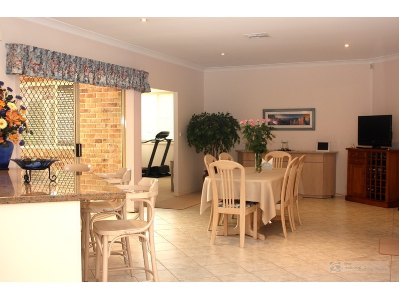 7 Brixham Place, Chipping Norton NSW 2170