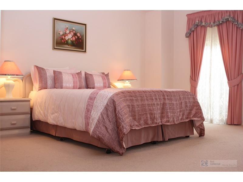 7 Brixham Place, Chipping Norton NSW 2170