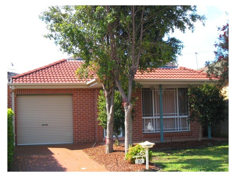 10 Eildon Court, Wattle Grove NSW 2173