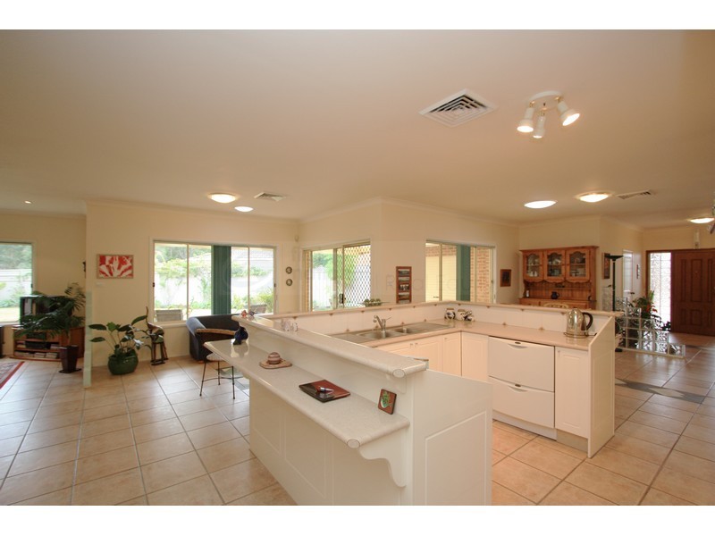 16 Sanctuary Place, Chipping Norton NSW 2170