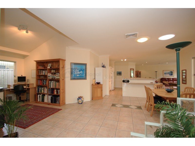 16 Sanctuary Place, Chipping Norton NSW 2170