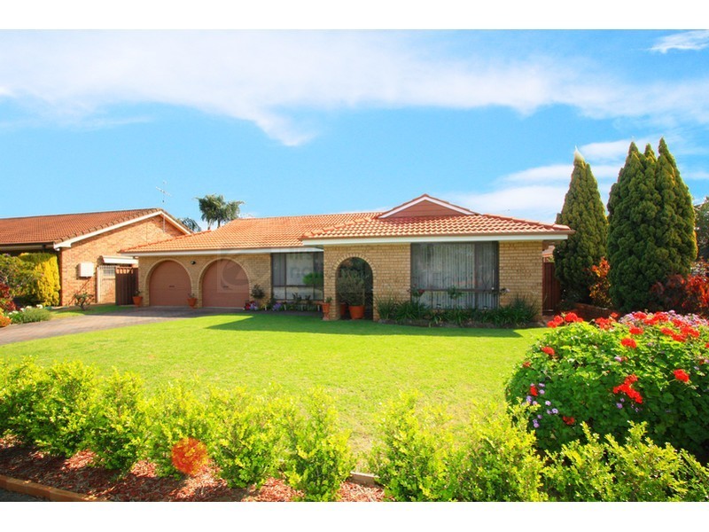 25 Banbury Crescent, Chipping Norton NSW 2170