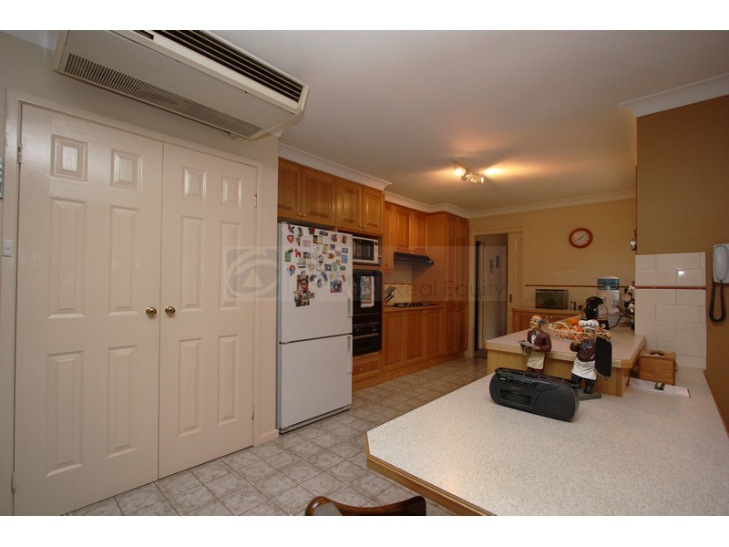 25 Banbury Crescent, Chipping Norton NSW 2170