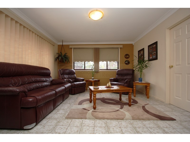 25 Banbury Crescent, Chipping Norton NSW 2170