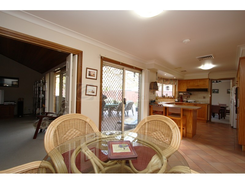 3 Evesham Place, Chipping Norton NSW 2170