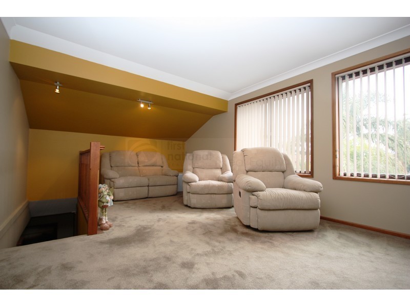 2 Derby Crescent, Chipping Norton NSW 2170