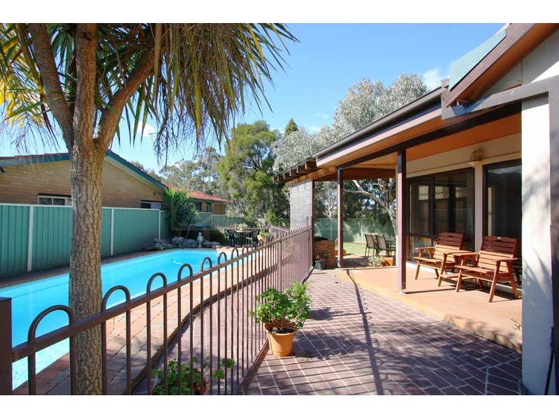 2 Derby Crescent, Chipping Norton NSW 2170