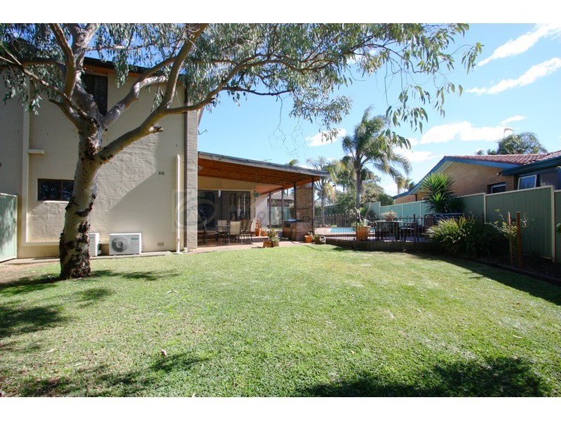 2 Derby Crescent, Chipping Norton NSW 2170