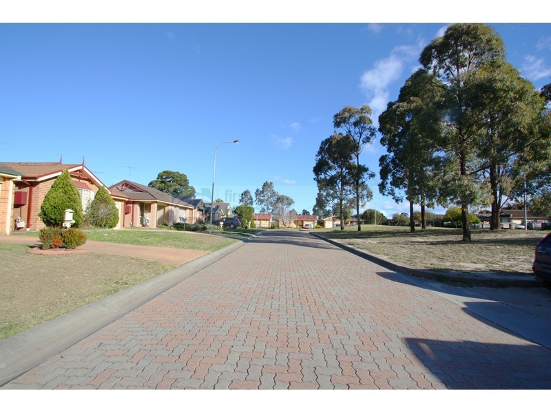 24 Daintree Drive, Wattle Grove NSW 2173