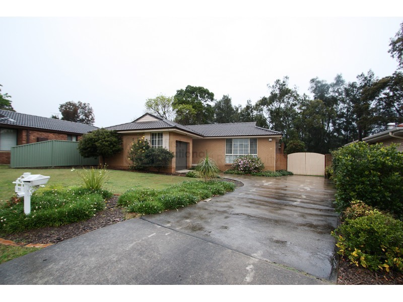 11 Swindon Place, Chipping Norton NSW 2170