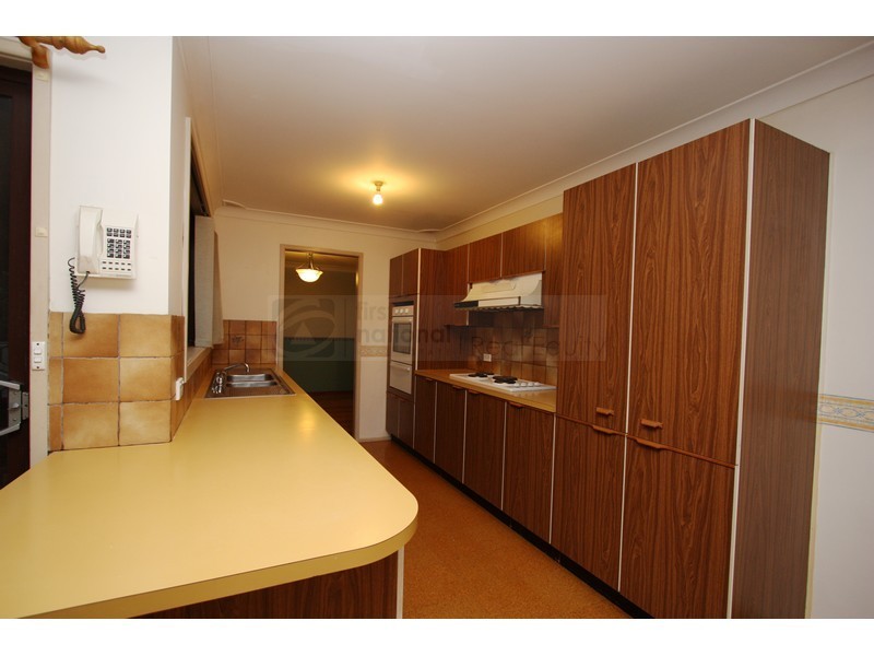 11 Swindon Place, Chipping Norton NSW 2170
