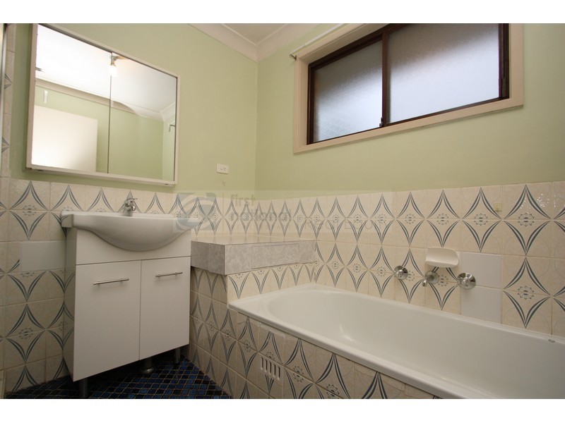 11 Swindon Place, Chipping Norton NSW 2170