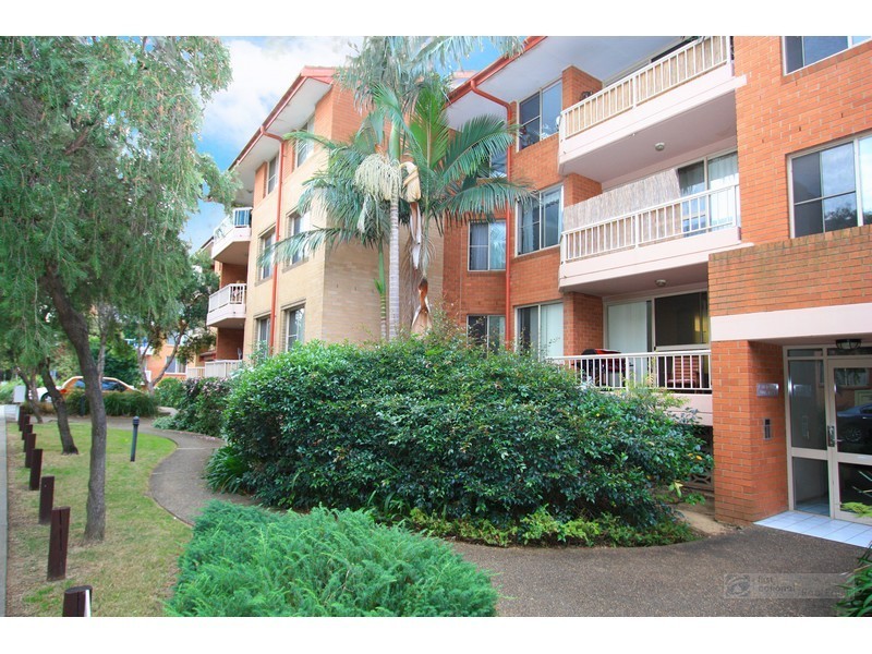 14/4 Mead Drive, Chipping Norton NSW 2170