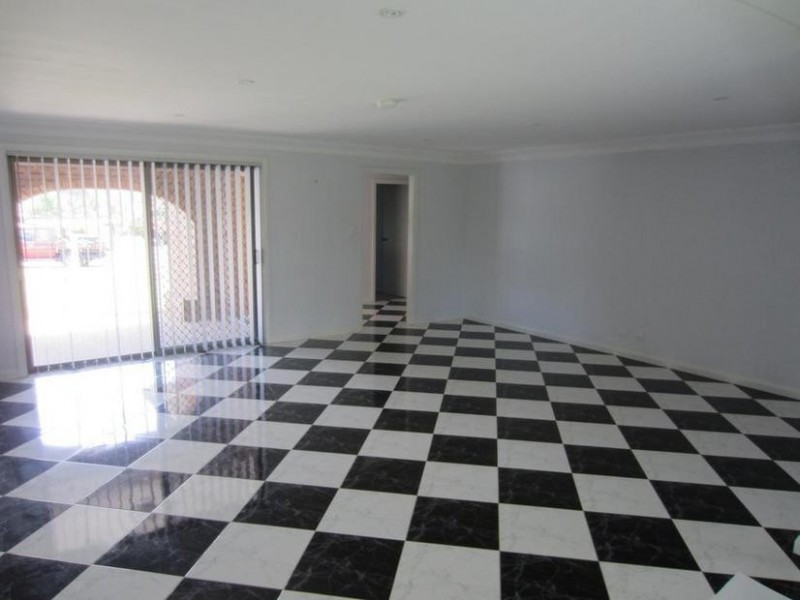 28 Epsom Road, Chipping Norton NSW 2170