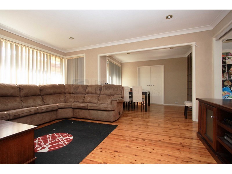 5 Holly Avenue, Chipping Norton NSW 2170