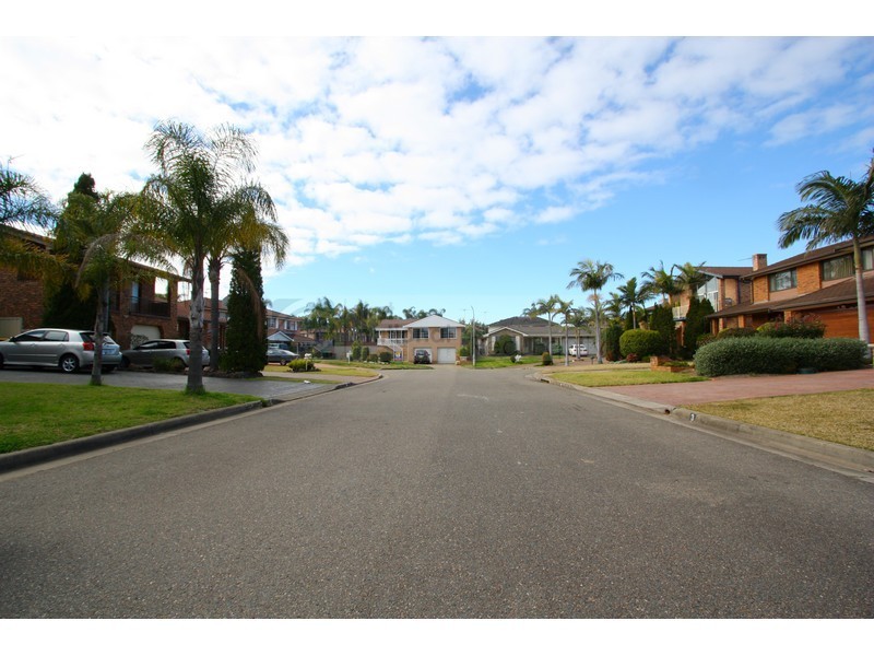 3 Evesham Place, Chipping Norton NSW 2170