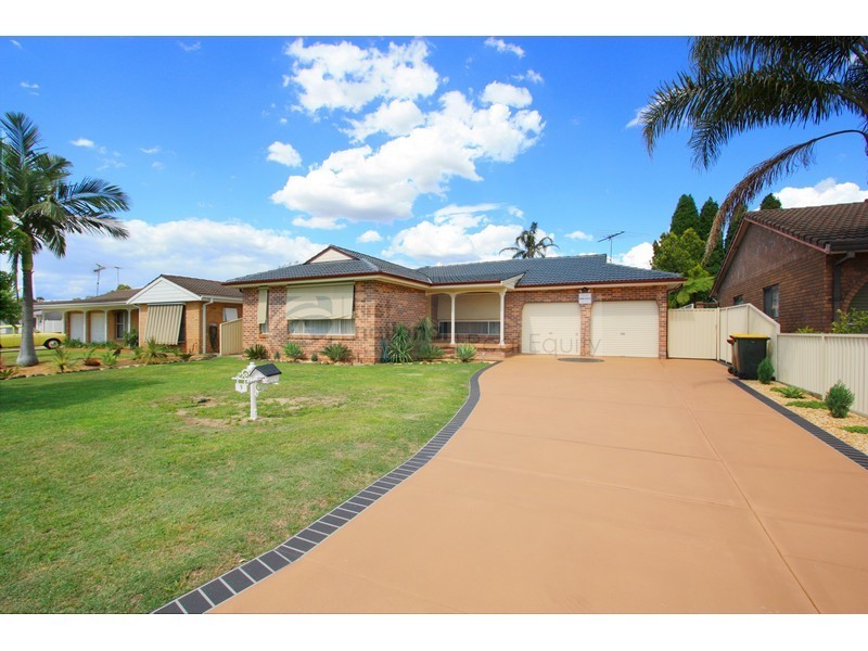 9 Buckingham Crescent, Chipping Norton NSW 2170