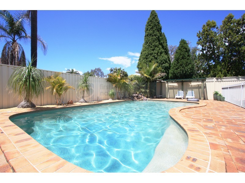 9 Buckingham Crescent, Chipping Norton NSW 2170