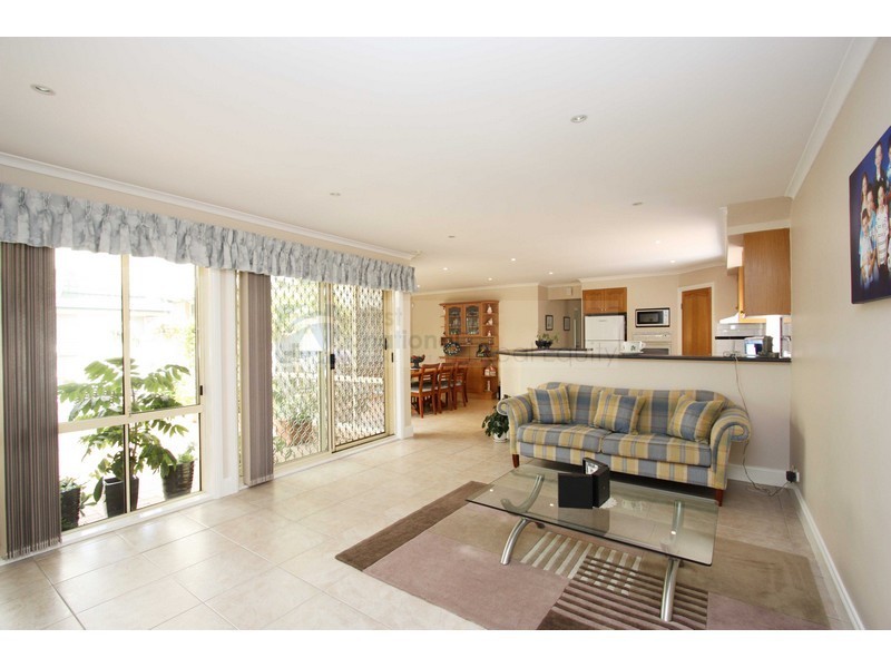 23 Sanctuary Place, Chipping Norton NSW 2170