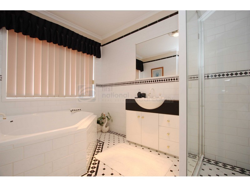 23 Sanctuary Place, Chipping Norton NSW 2170