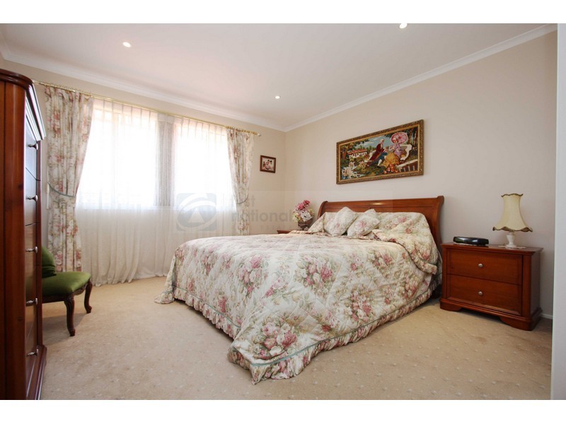 23 Sanctuary Place, Chipping Norton NSW 2170