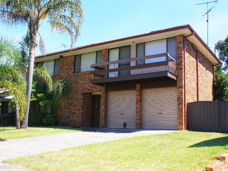 16 Buckingham Crescent, Chipping Norton NSW 2170