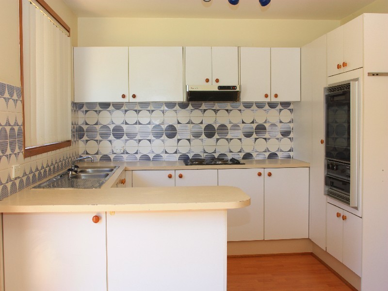 16 Buckingham Crescent, Chipping Norton NSW 2170