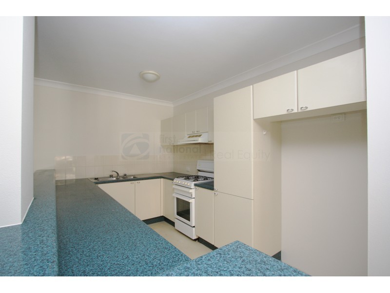 1/4 Mead Drive, Chipping Norton NSW 2170