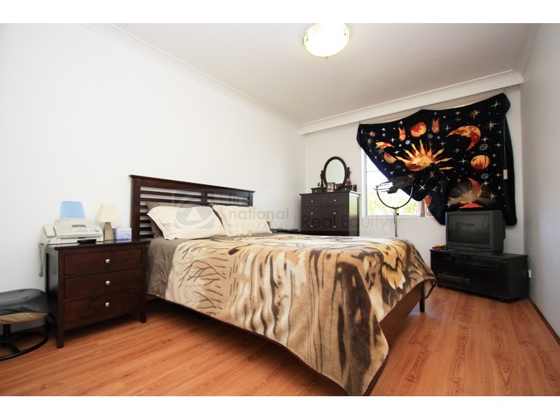 13/12 Frank Oliveri Drive, Chipping Norton NSW 2170
