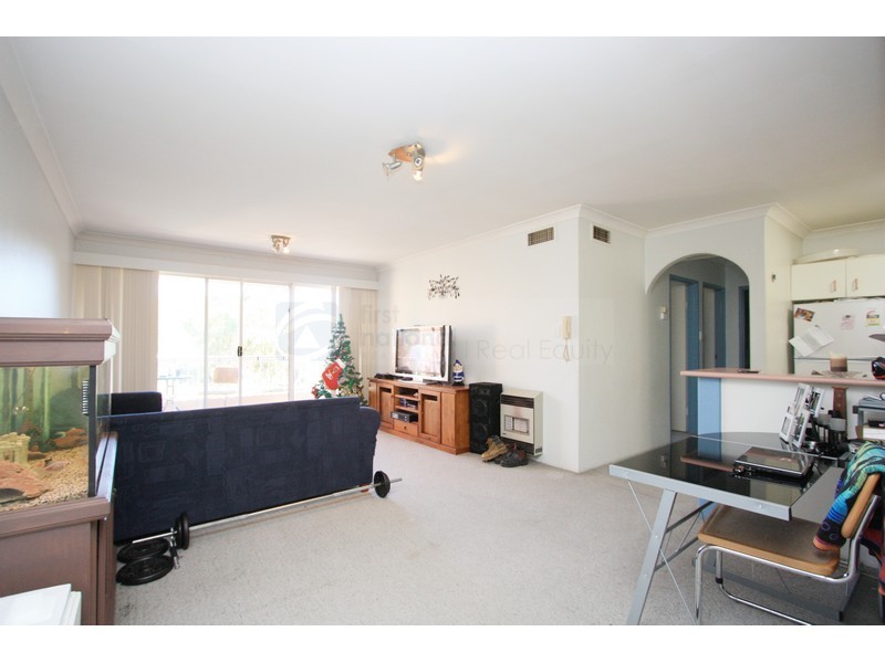 10/2 Mead Drive, Chipping Norton NSW 2170