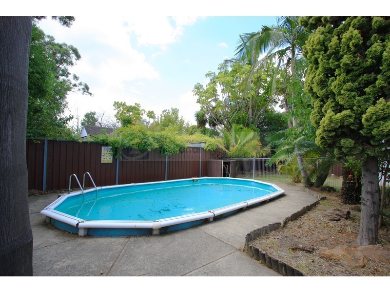 87 Bungarra Crescent, Chipping Norton NSW 2170