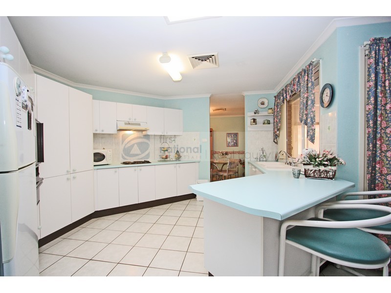 12 Hyde Park Court, Wattle Grove NSW 2173