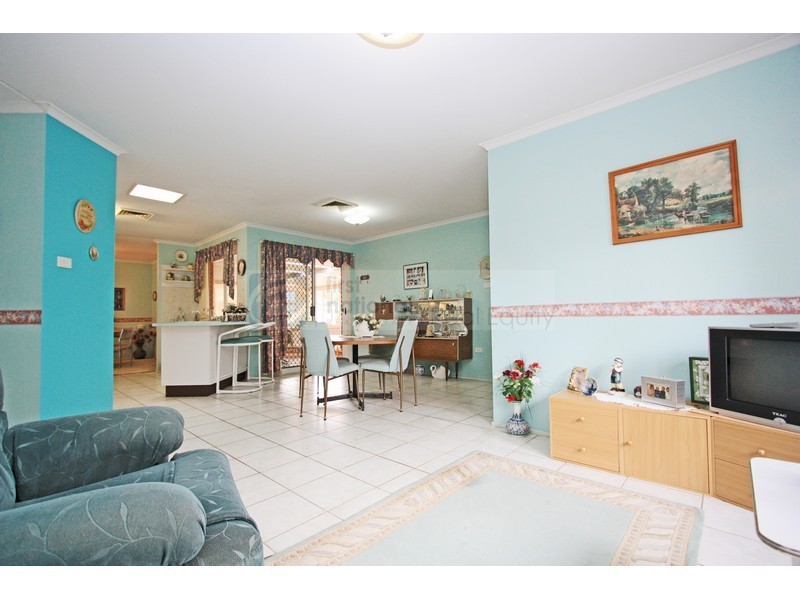 12 Hyde Park Court, Wattle Grove NSW 2173