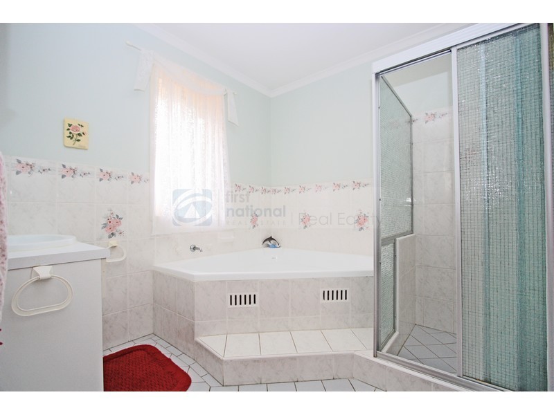 12 Hyde Park Court, Wattle Grove NSW 2173